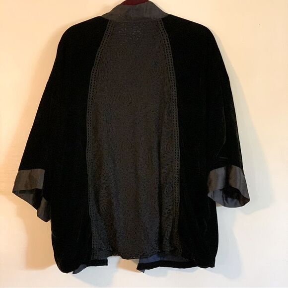 Sam Edelman Kimono Jacket Black Velvet Dark Gray Trim Blue Lining Sz Medium - Picture 5 of 9